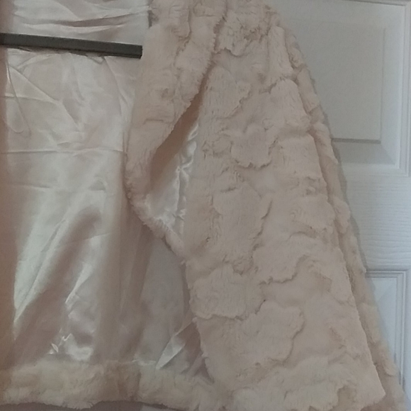 Short jacket - Picture 2 of 3